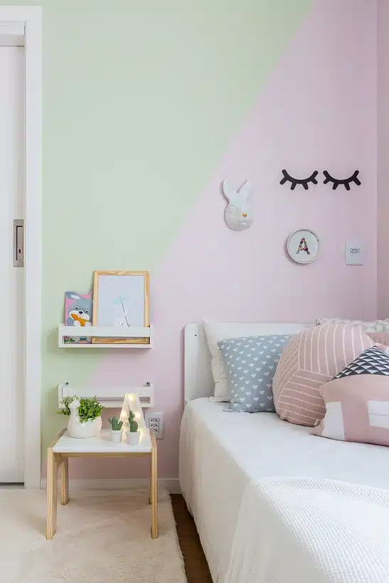 quarto de menina decorada em tons pasteis