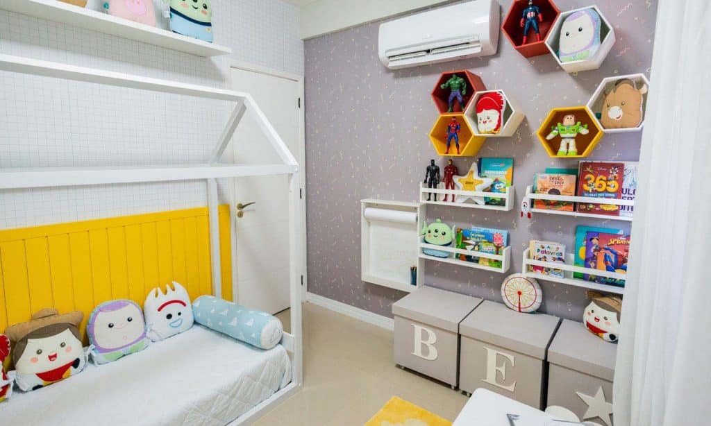 decoracao quarto infantil com brinquedos