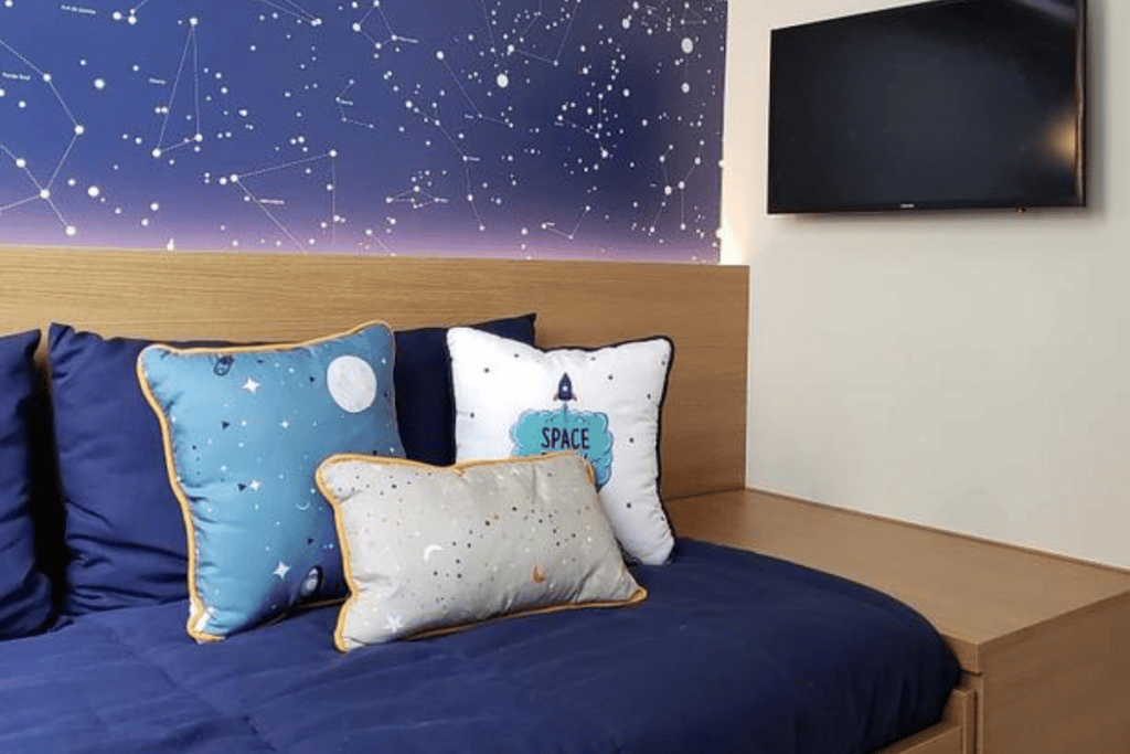 Quarto infantil com TV
