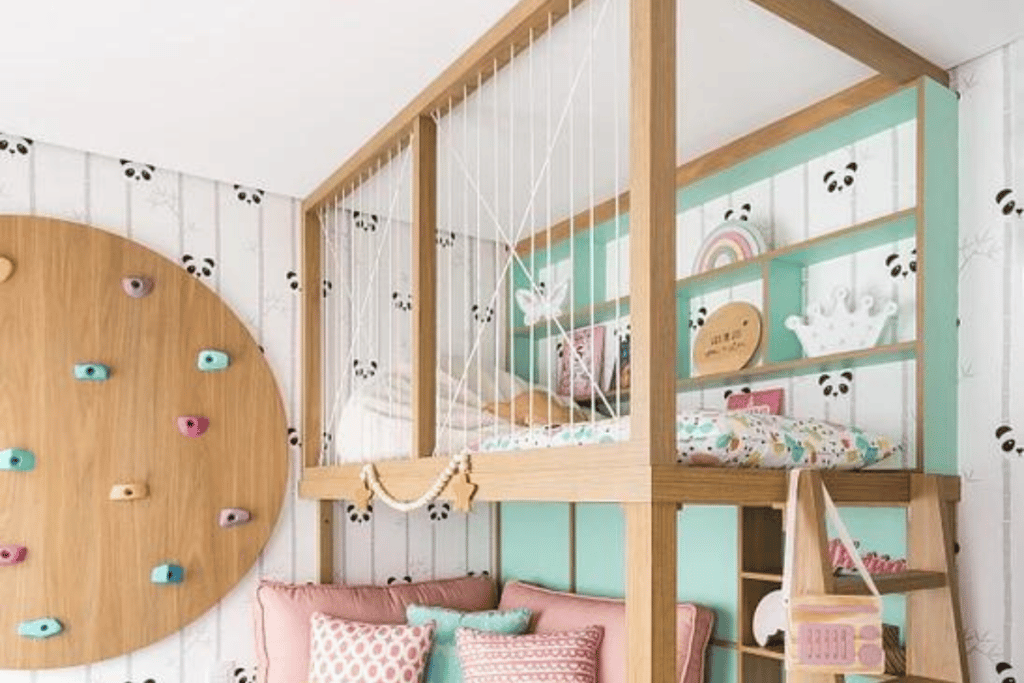 quarto com cama suspensa