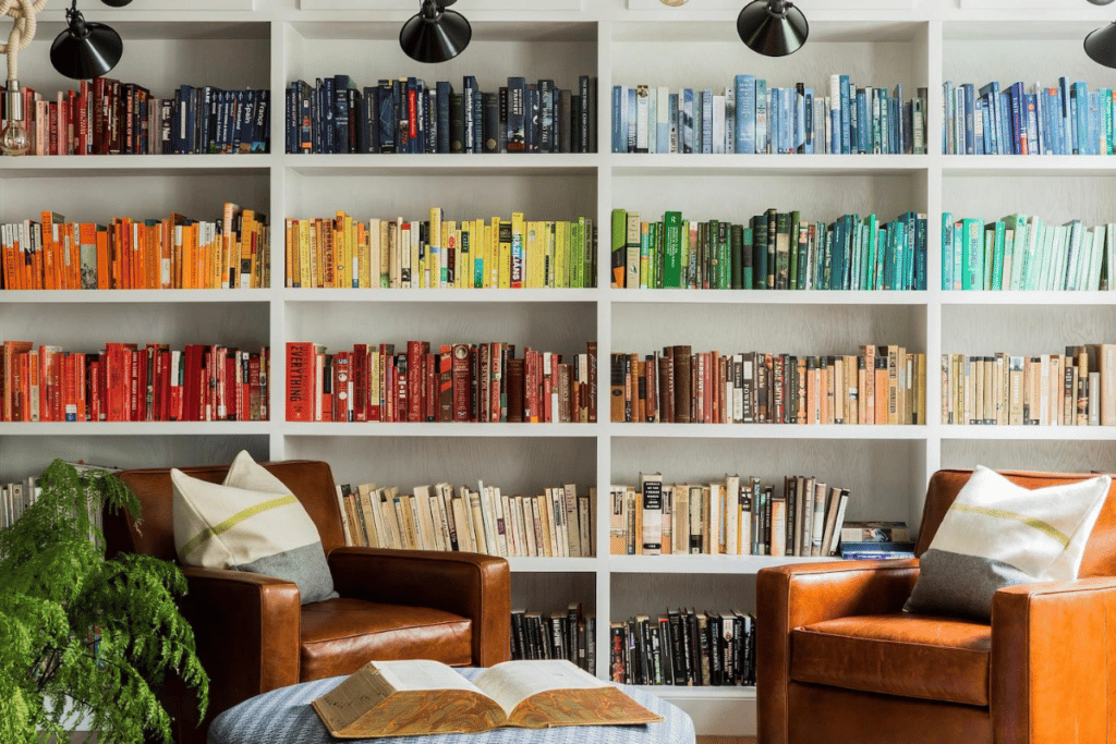 Organização de livros por cores