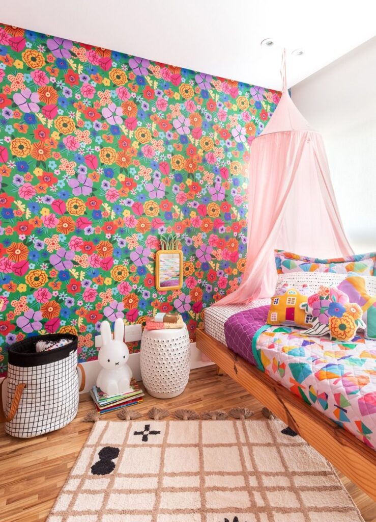 decoração colorida para quarto infantil feminino