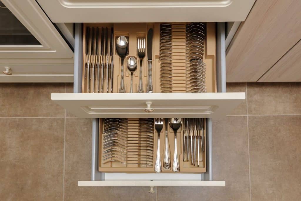 Organização nas gavetas da cozinha