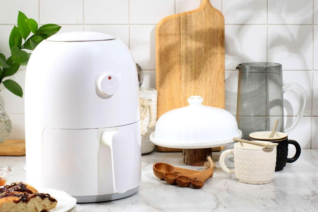 micro-ondas ou airfryer