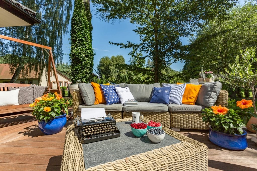 decoração com móveis de jardim