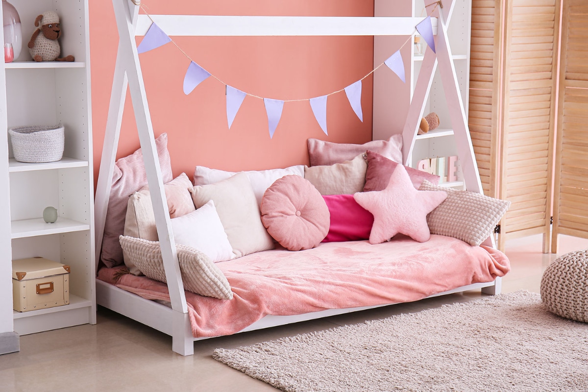 decoração de quarto de menina com tons de rosa