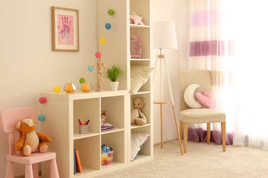 organização para quarto infantil pequeno