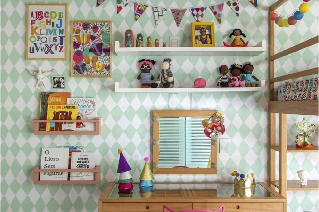 Como organizar quarto infantil com prateleiras