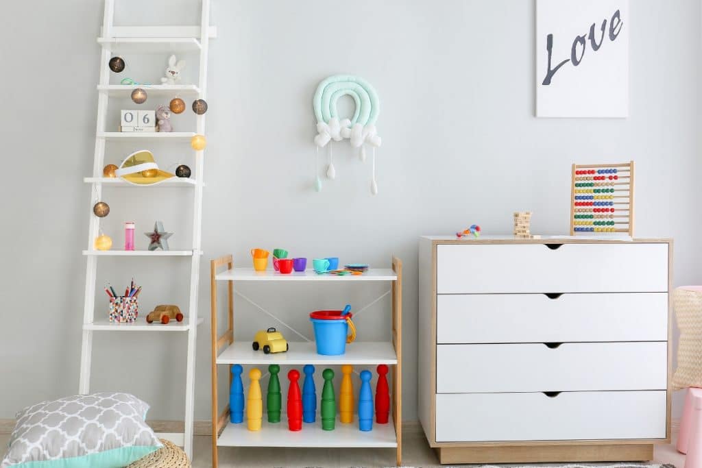 Como organizar um quarto infantil simples