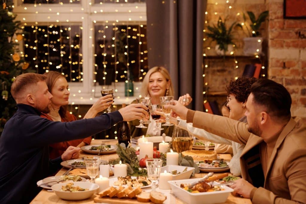 como planejar um jantar em casa