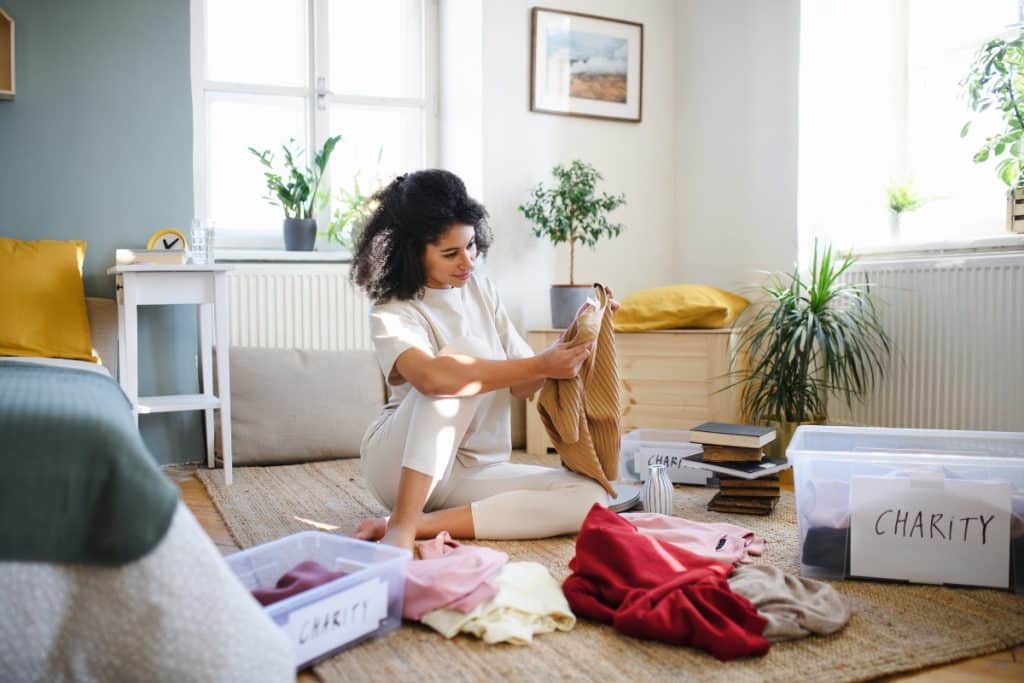 maneiras inteligentes para organizar o quarto