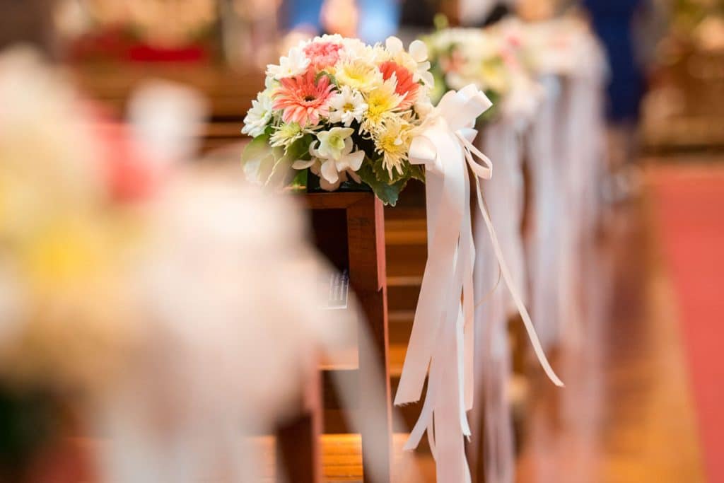 decoração de igreja para casamento