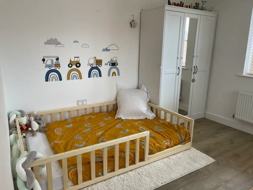cama montessori quarto infantil