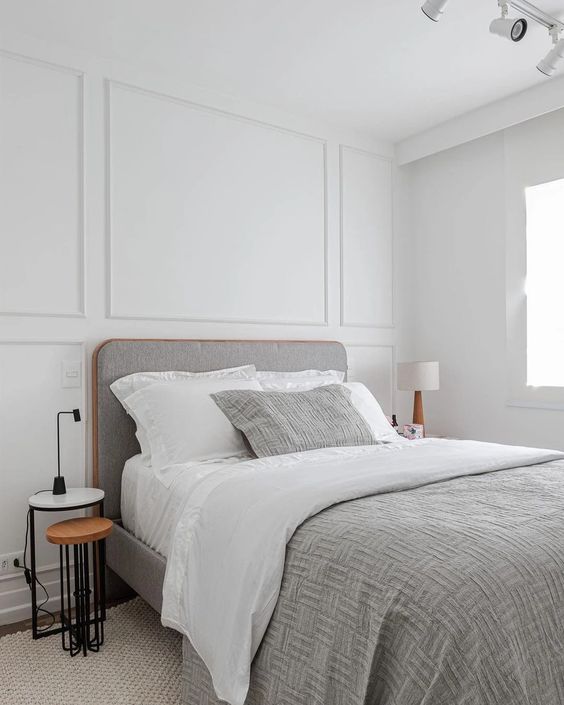 quarto branco clássico