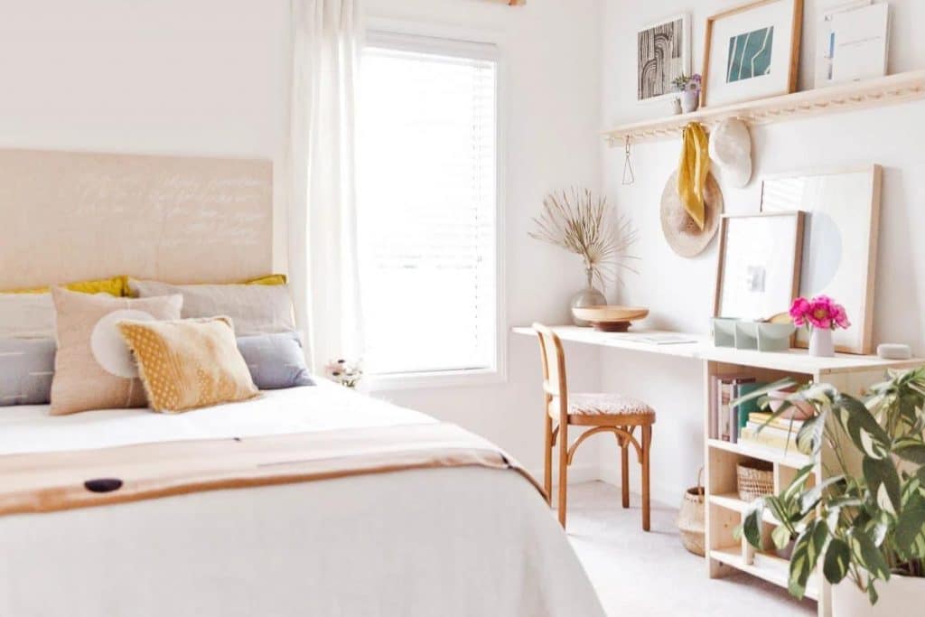 quarto com home office