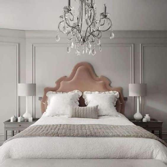 lusrtre no quarto feminino