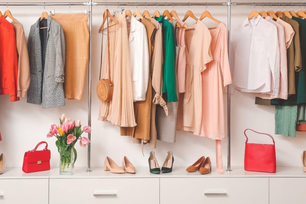 Dicas para Manter o Guarda-Roupa Sempre Organizado