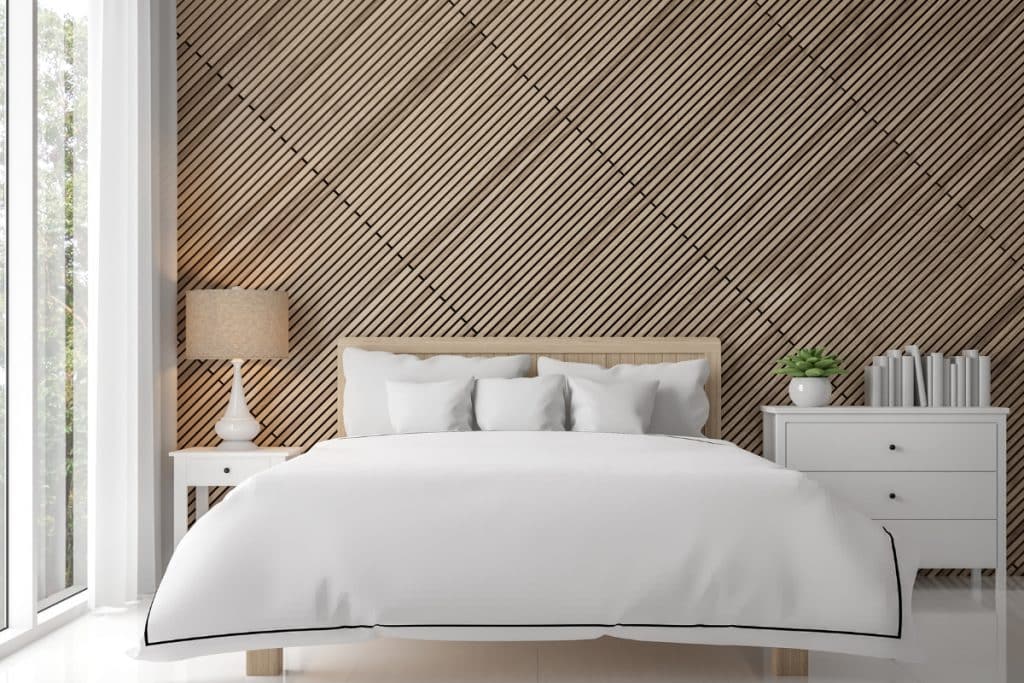 Painel de madeira no quarto