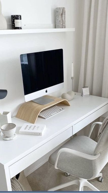 mesa de trabalho organizada