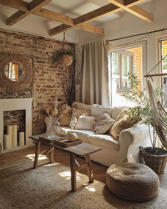 sala de estar decorada no estilo rustico