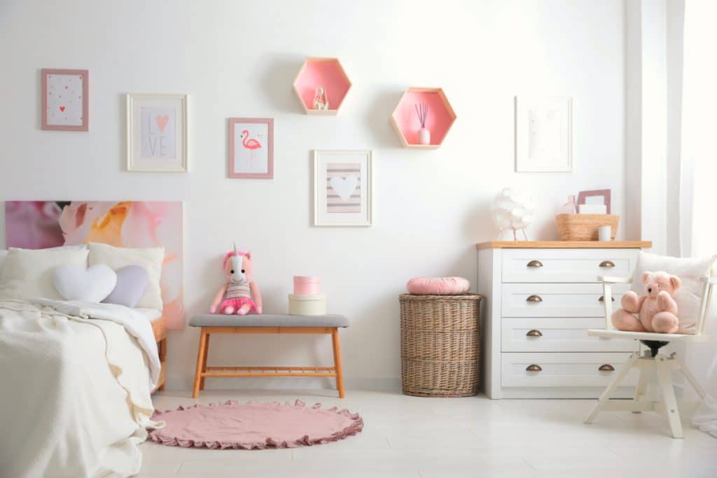 Quarto infantil feminino bem decorado