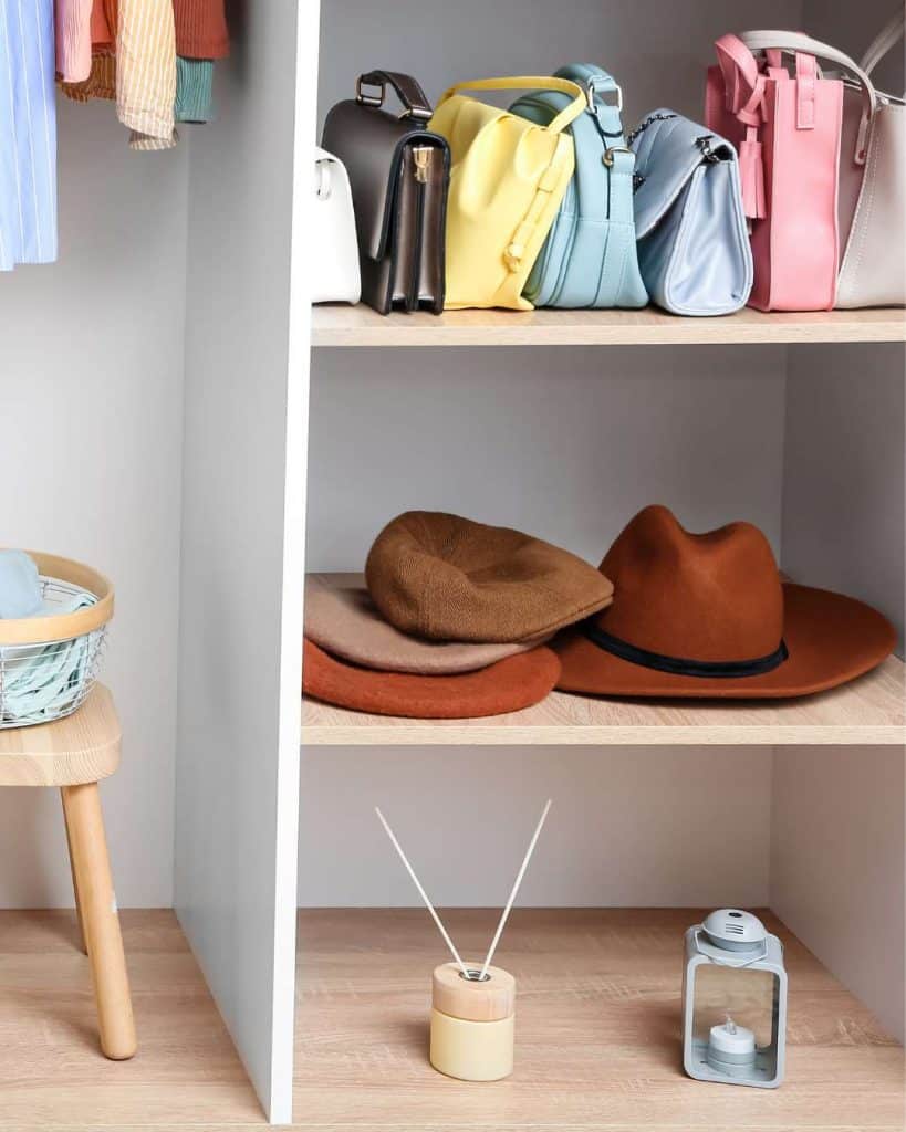 guarda-roupa organizado