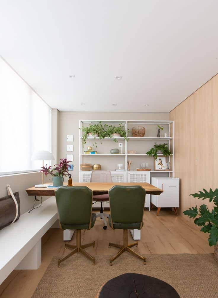 home office decorado com plantas