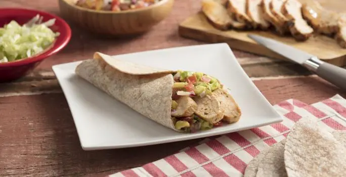 Wrap de frango com guacamole