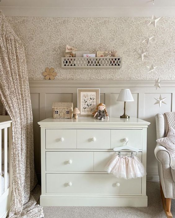 comoda classica para quarto de bebe feminino