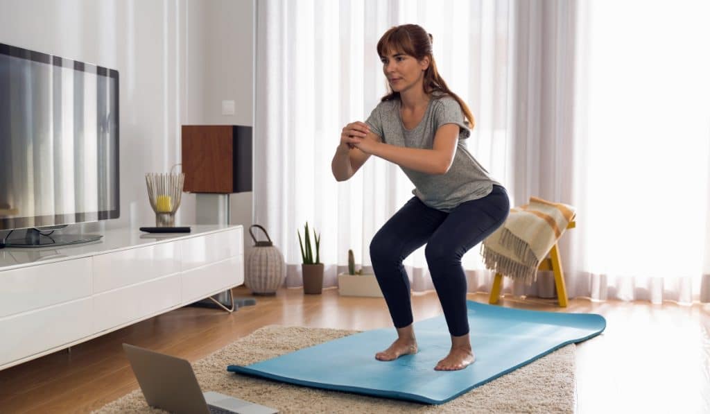 Como montar uma rotina de exercícios em casa sem gastar nada